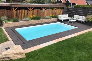 Garten mit Pool